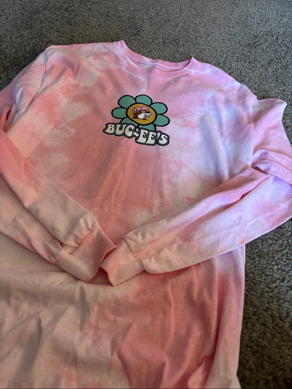Buc-ee's Pink Tie-Dye Long Sleeve Shirt